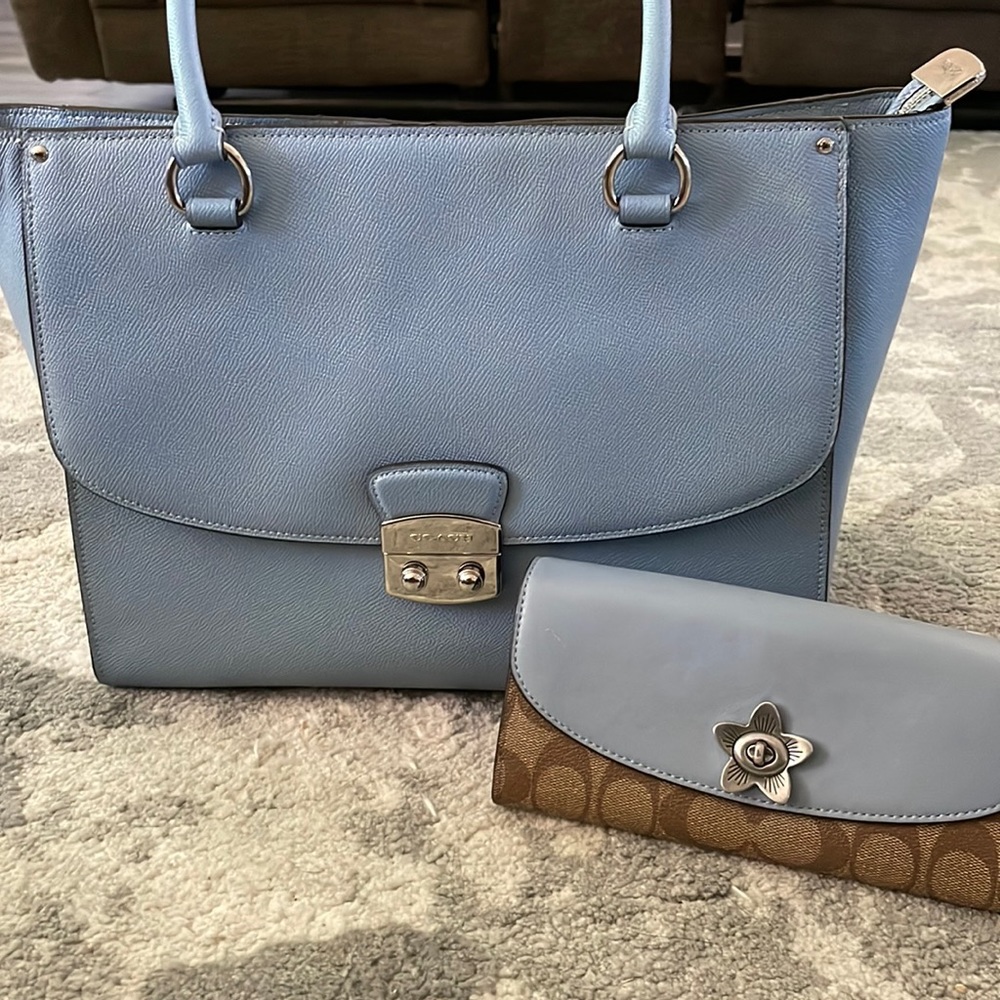 Coach purse and wallet
